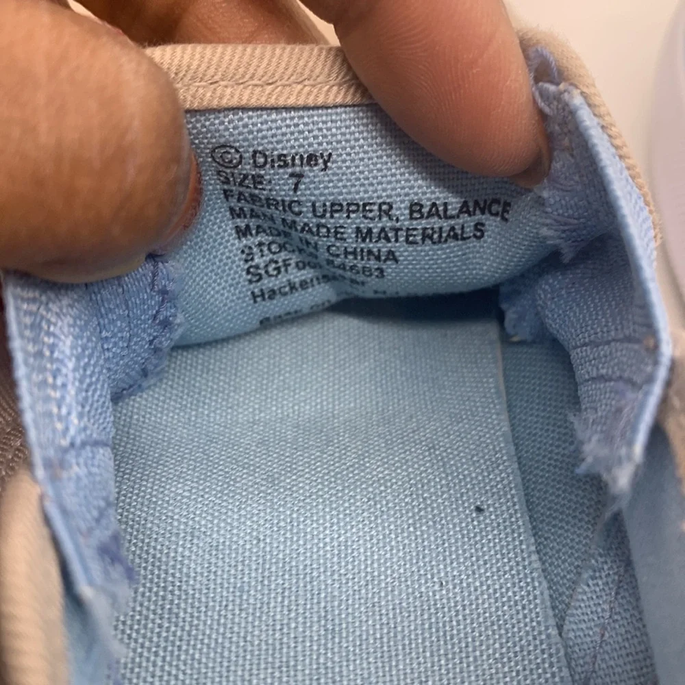 DISNEY NWOT Eeyore Slip-on Sneaker 7 Shoe *Flawed Embroidered Canvas Casual